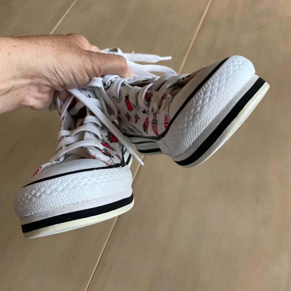 Converse ***smoke free