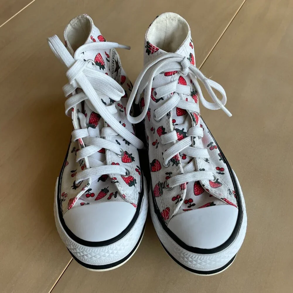 Converse ***smoke free