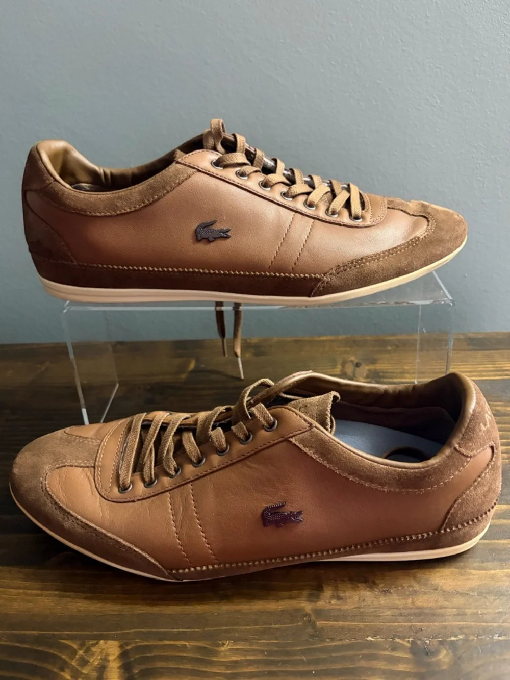 Lacoste low top