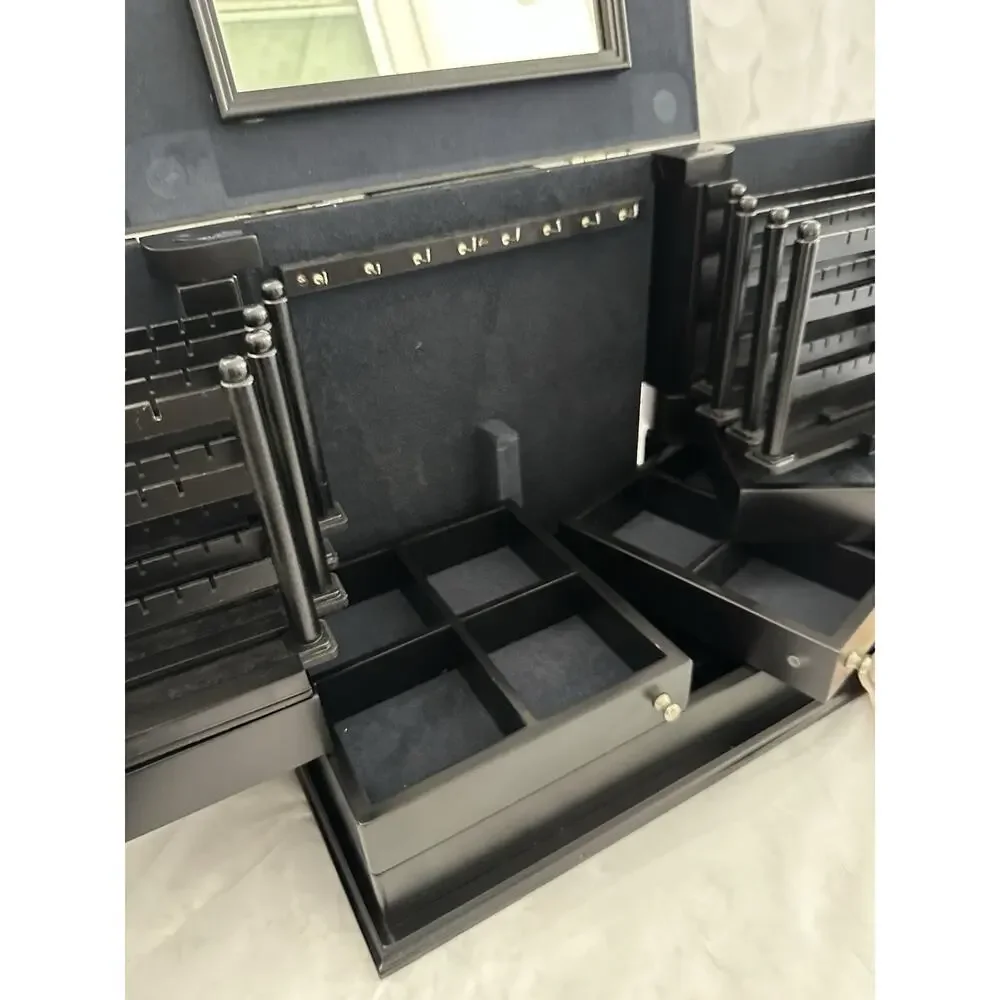 Lori Greiner Black Clever & Unique Creations Deluxe Jewelry Organizer Case