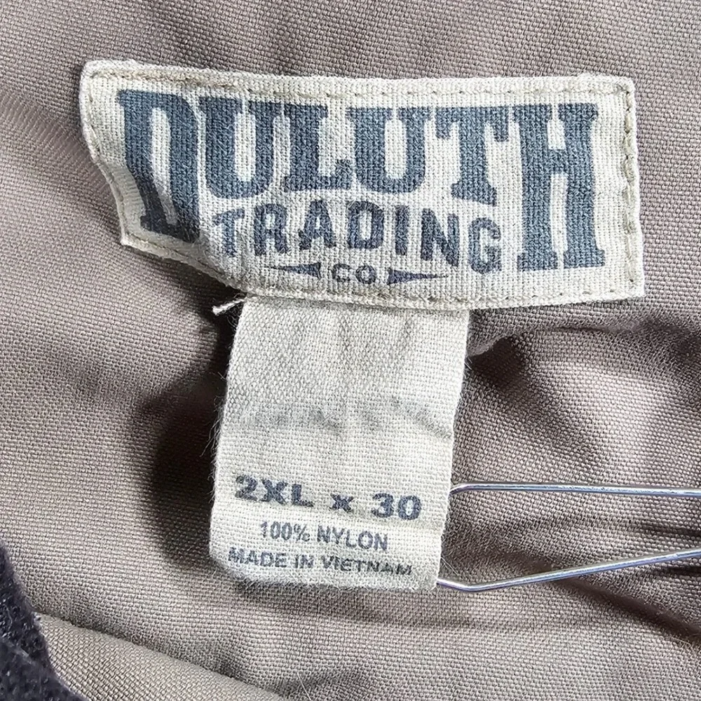 Duluth Trading Co Dry on the Fly Cargo Pants Mens 2XL x 27 Khaki Nylon Tech Work