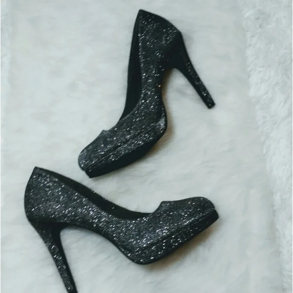 metallic heel elevate