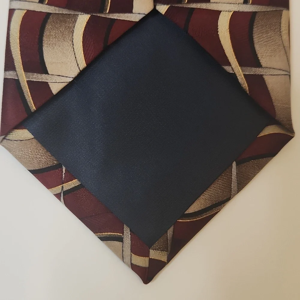 Stafford Men's Burgandy and Gold Silk Necktie