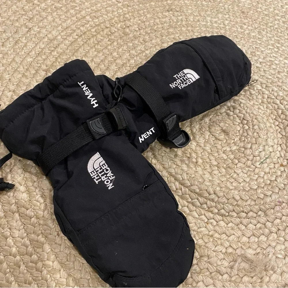 The north face Hyvent black mittens gloves Youth Medium Black