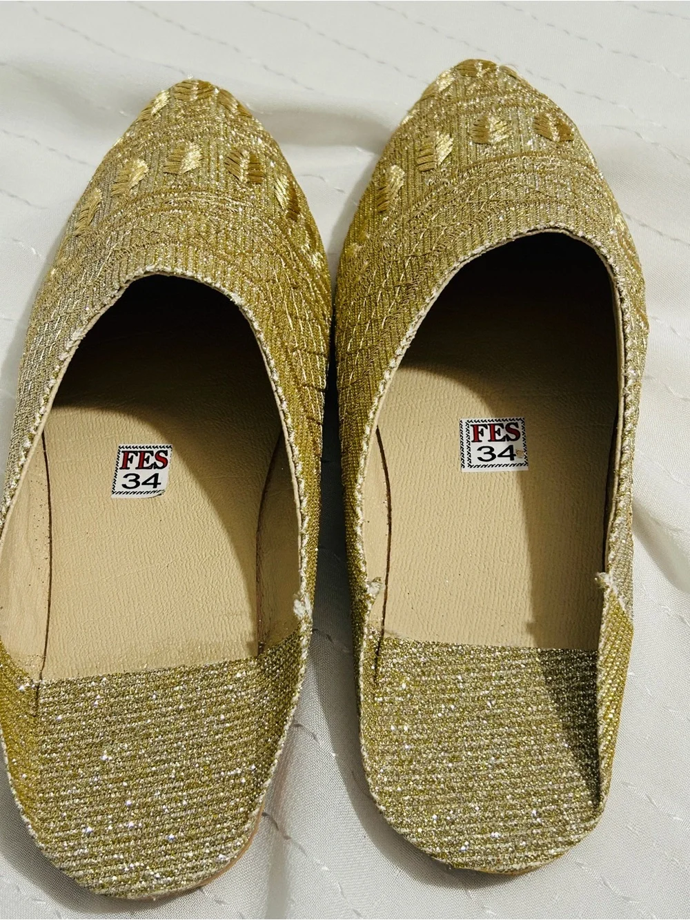 N/A elegant gold