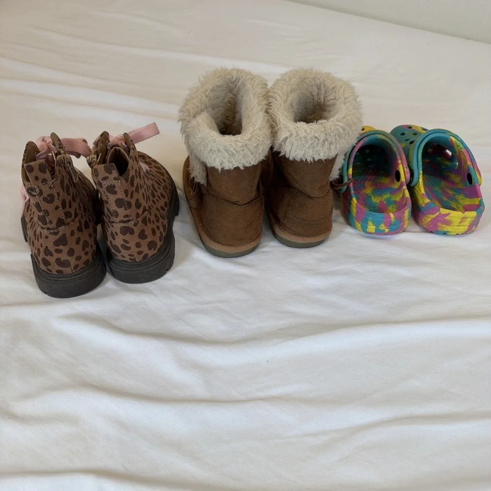 CROCS looking collection