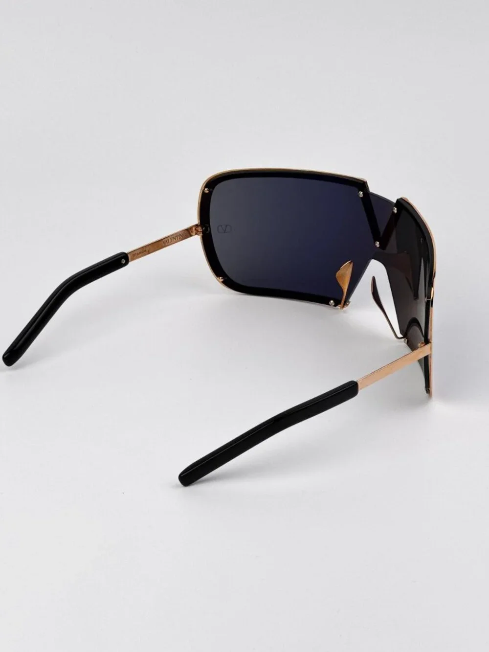 Valentino sunglasses rose