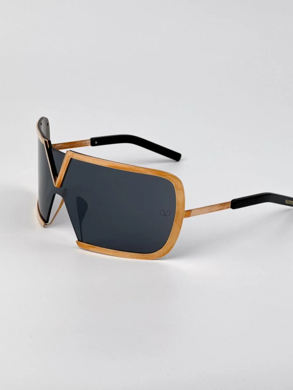 Valentino sunglasses rose