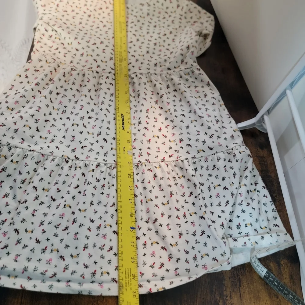 Old Navy adorable cream