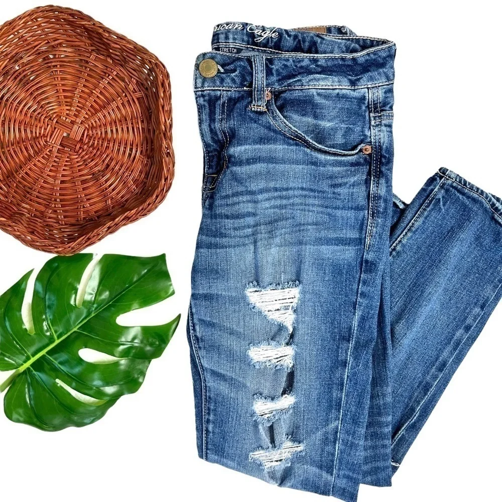 American Eagle AEO Y2K Distressed Grunge Frayed Slouchy Mid Rise Jeans Size 4