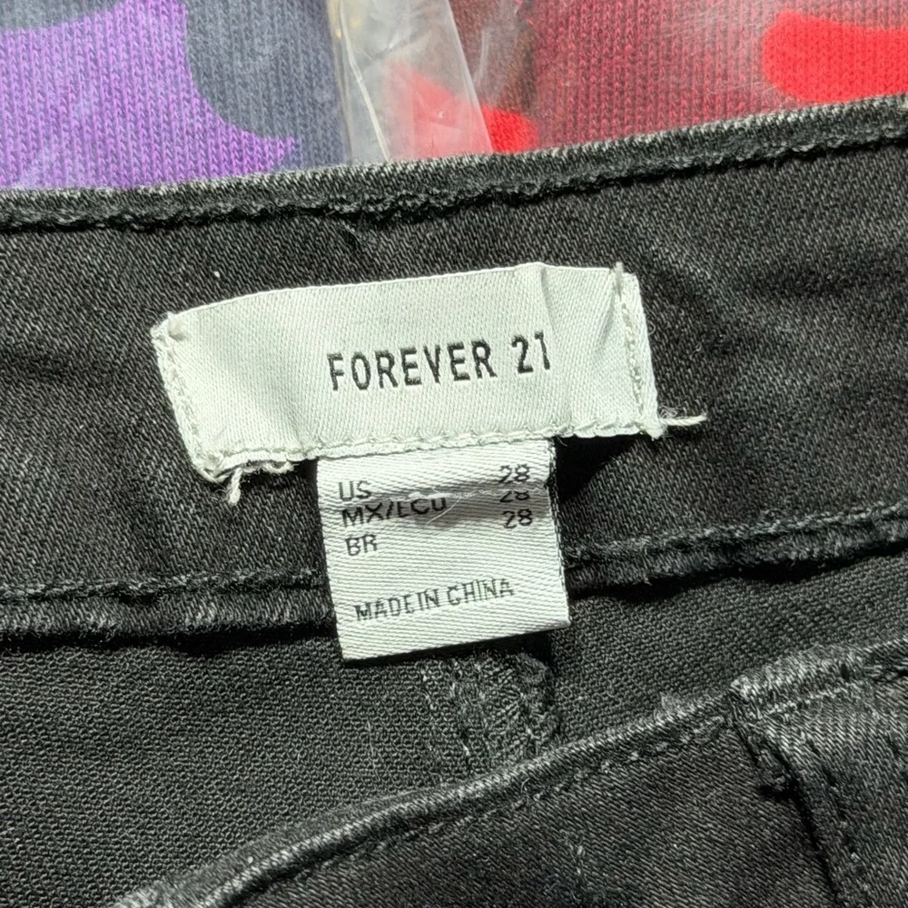 size 28🔎