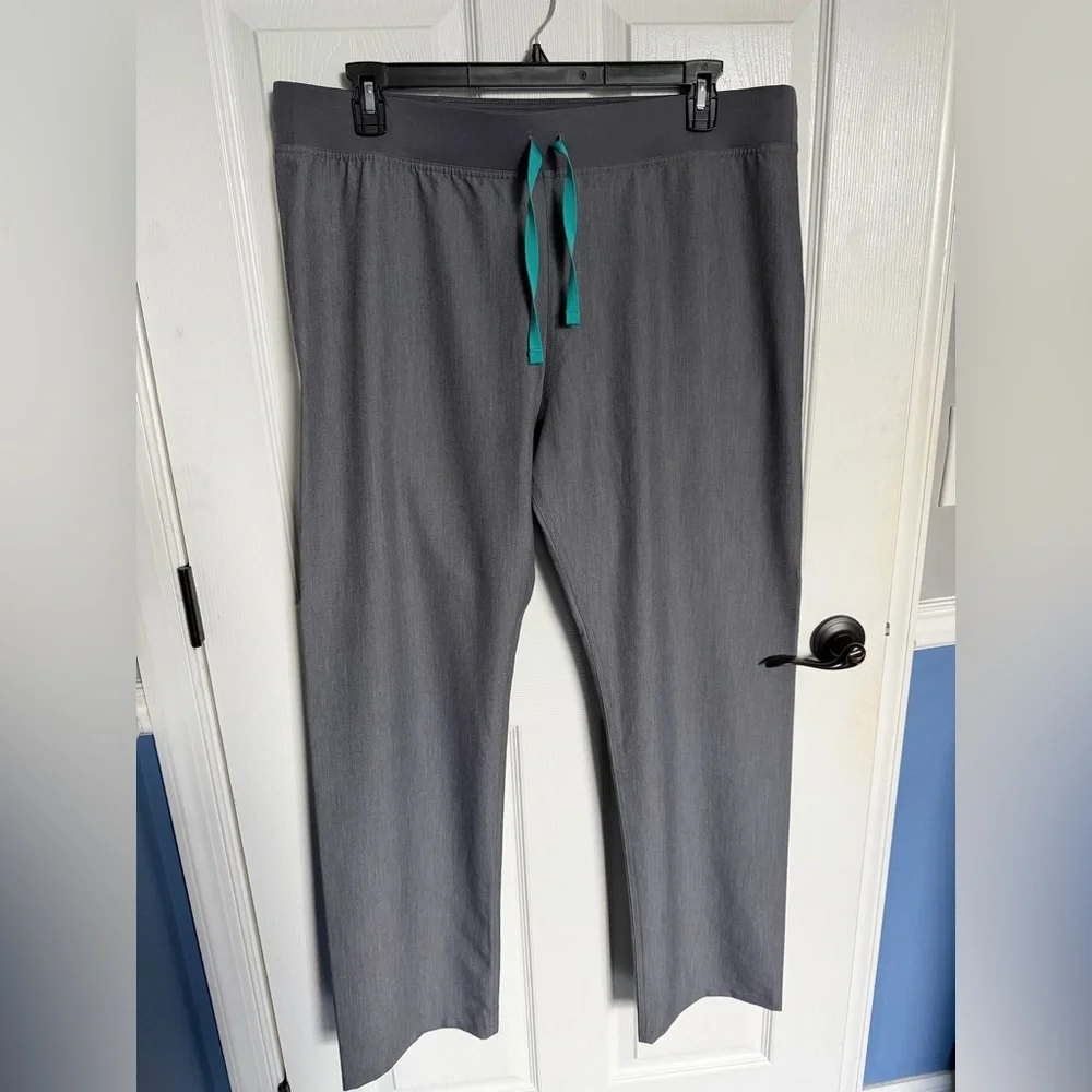 Figs relaxed fit