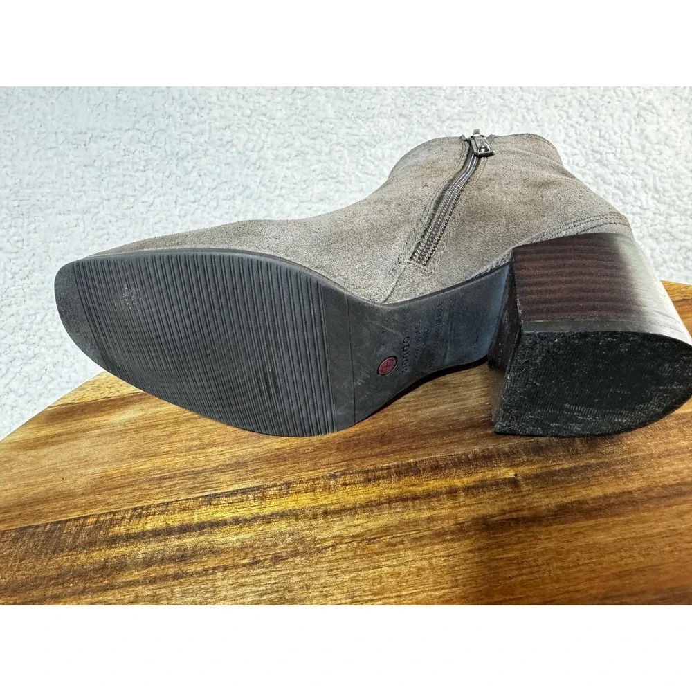 Blondo Waterproof Suede Ankle Boots Taupe Grey Stacked Block Heel Size 8M B6745