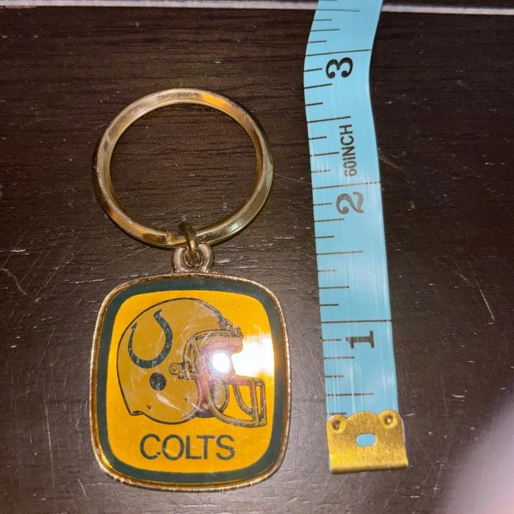 Vintage‎ | Indianapolis Colts | NFL Football Keychain | Gold Tone Metal Helmet