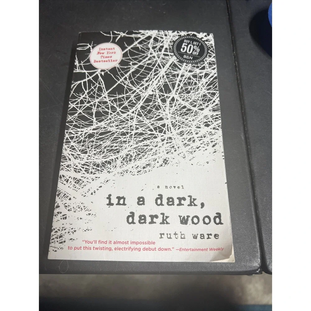 In a Dark, Dark Wood - Paperback By Ware, Ruth -‎ GOOD