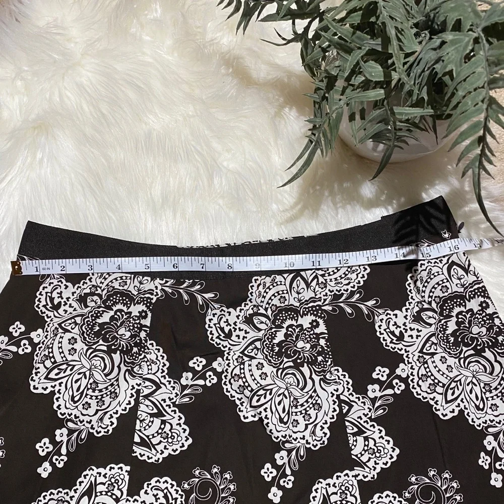 Talbots: 100% Cotton A-Line Pleated Floral Print Business Casual Skirt 10 (NWOT)