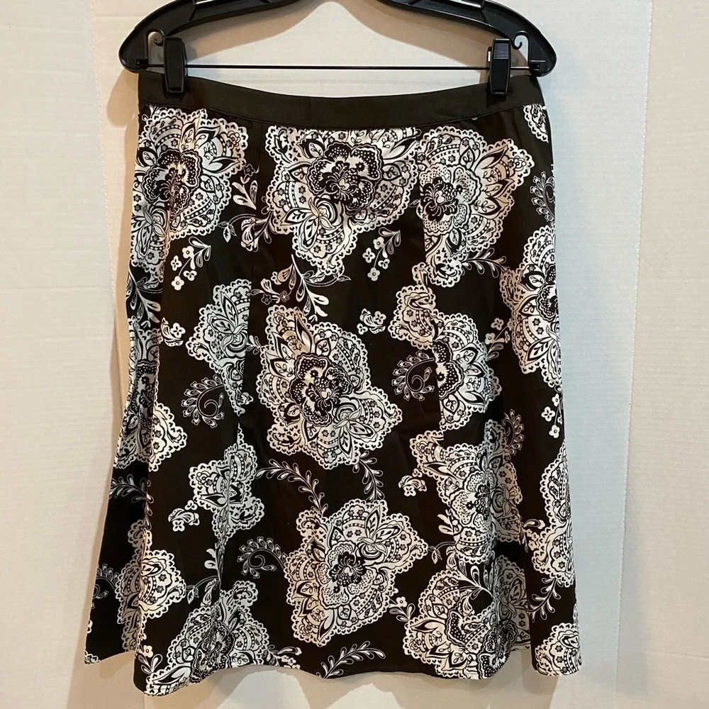 Talbots: 100% Cotton A-Line Pleated Floral Print Business Casual Skirt 10 (NWOT)