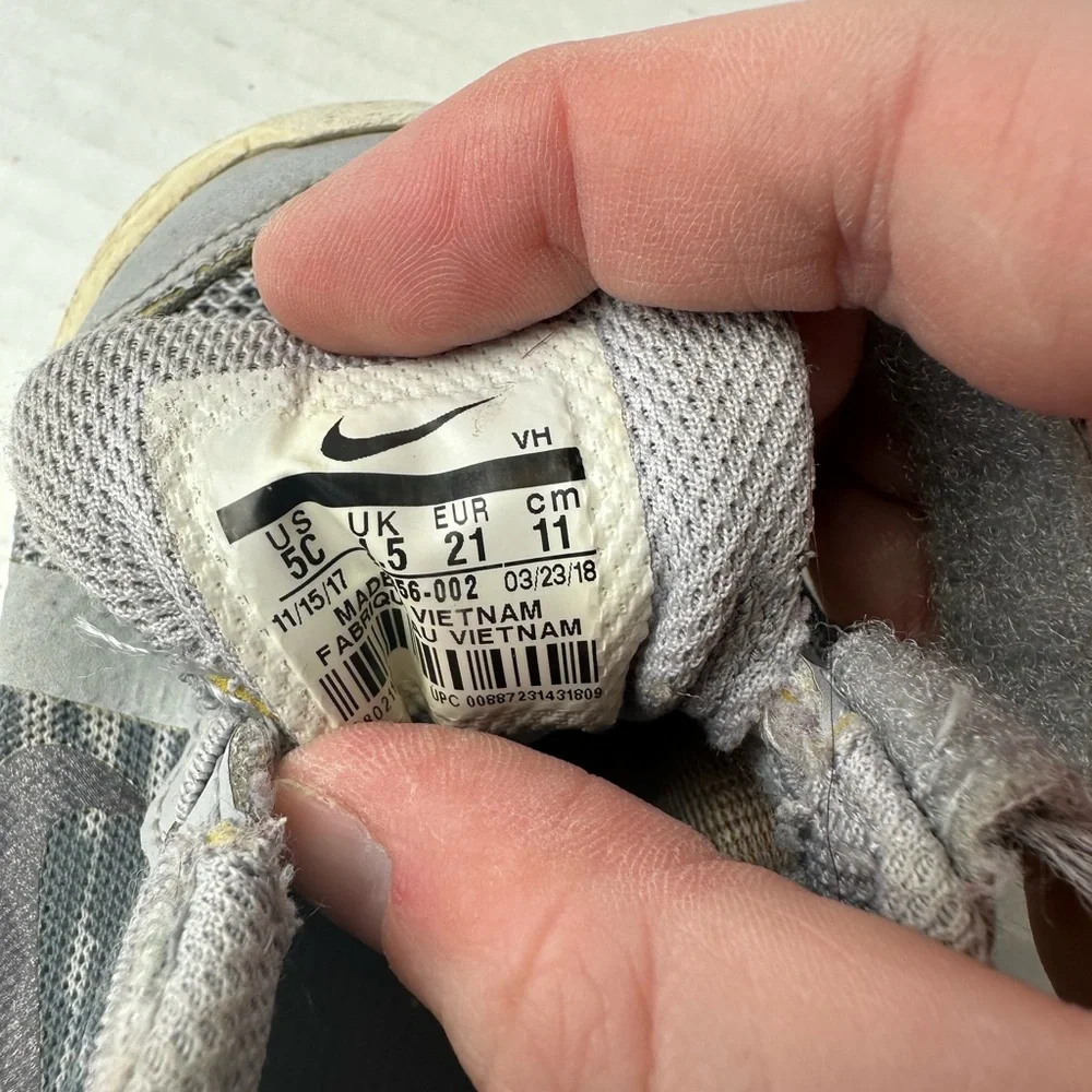 Nike Downshifter 8 Sneaker Toddler Boy 5C Gray Low‎ Top Hook And Loop