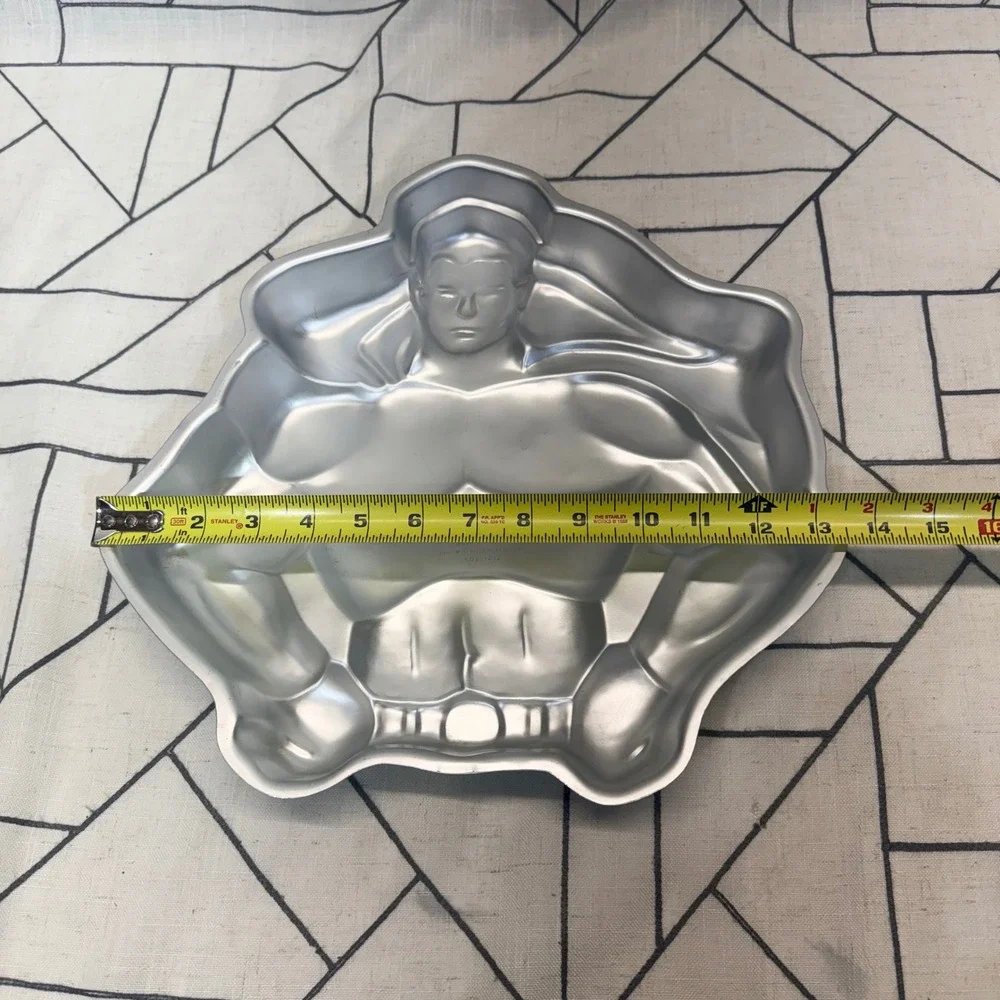 Wilton vintage superman