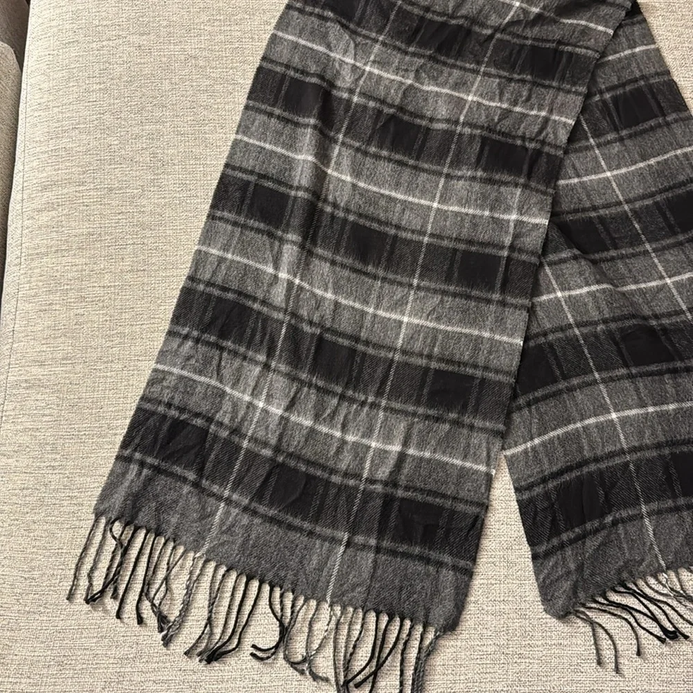 laccessorio italiano 🧣 nwt