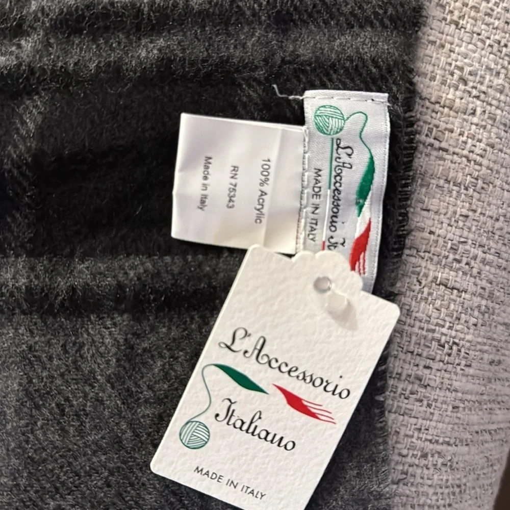 laccessorio italiano 🧣 nwt