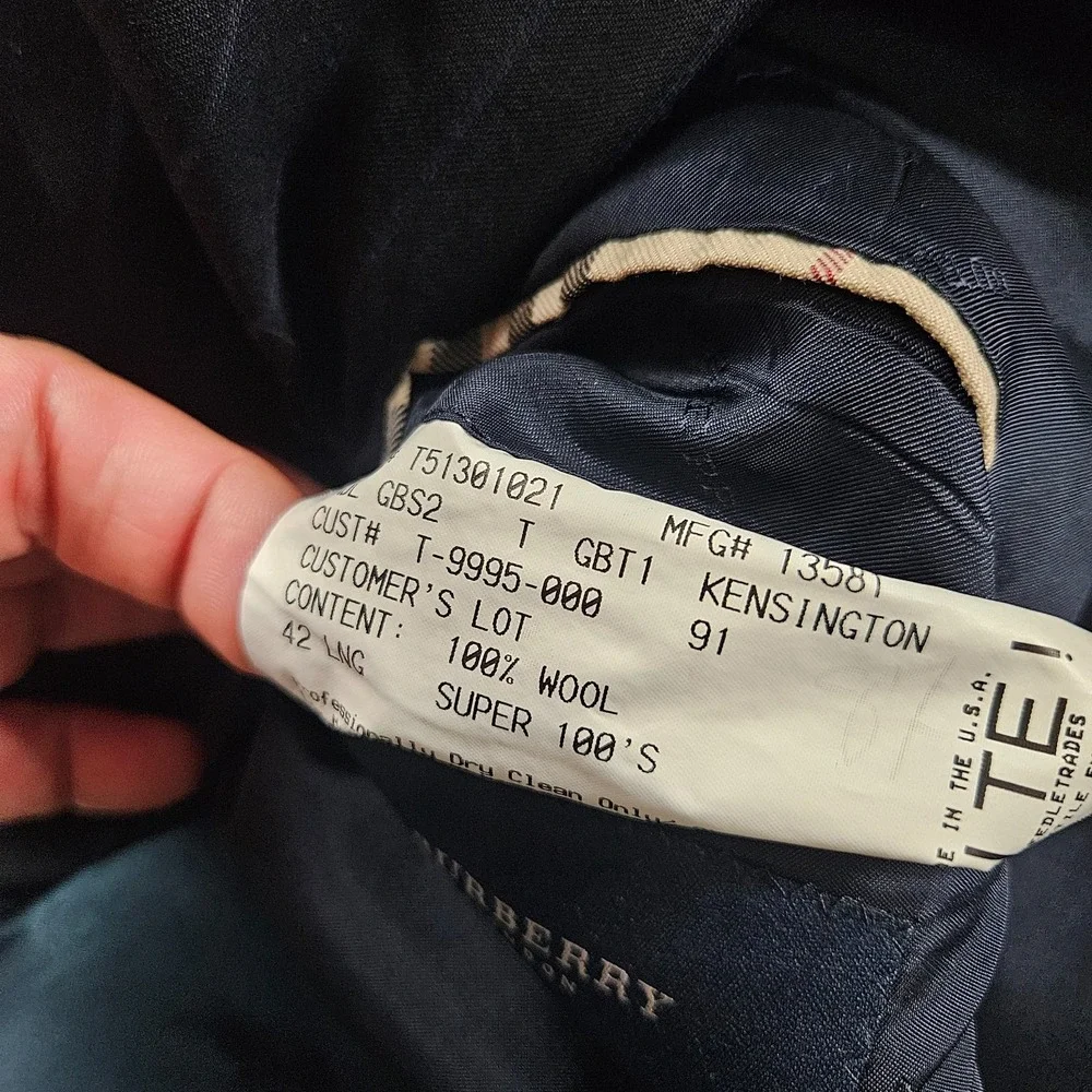 Burberry 42l wool