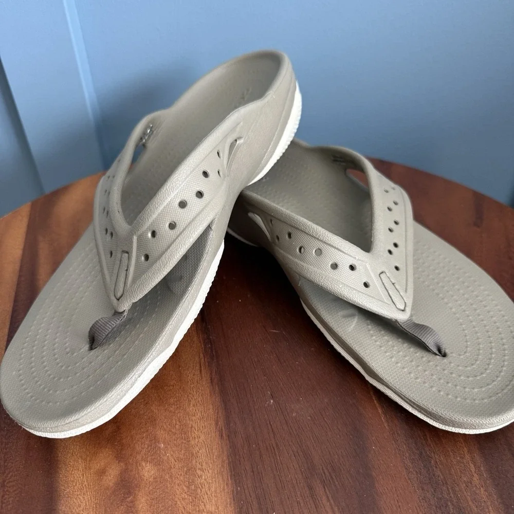 CROCS fast these