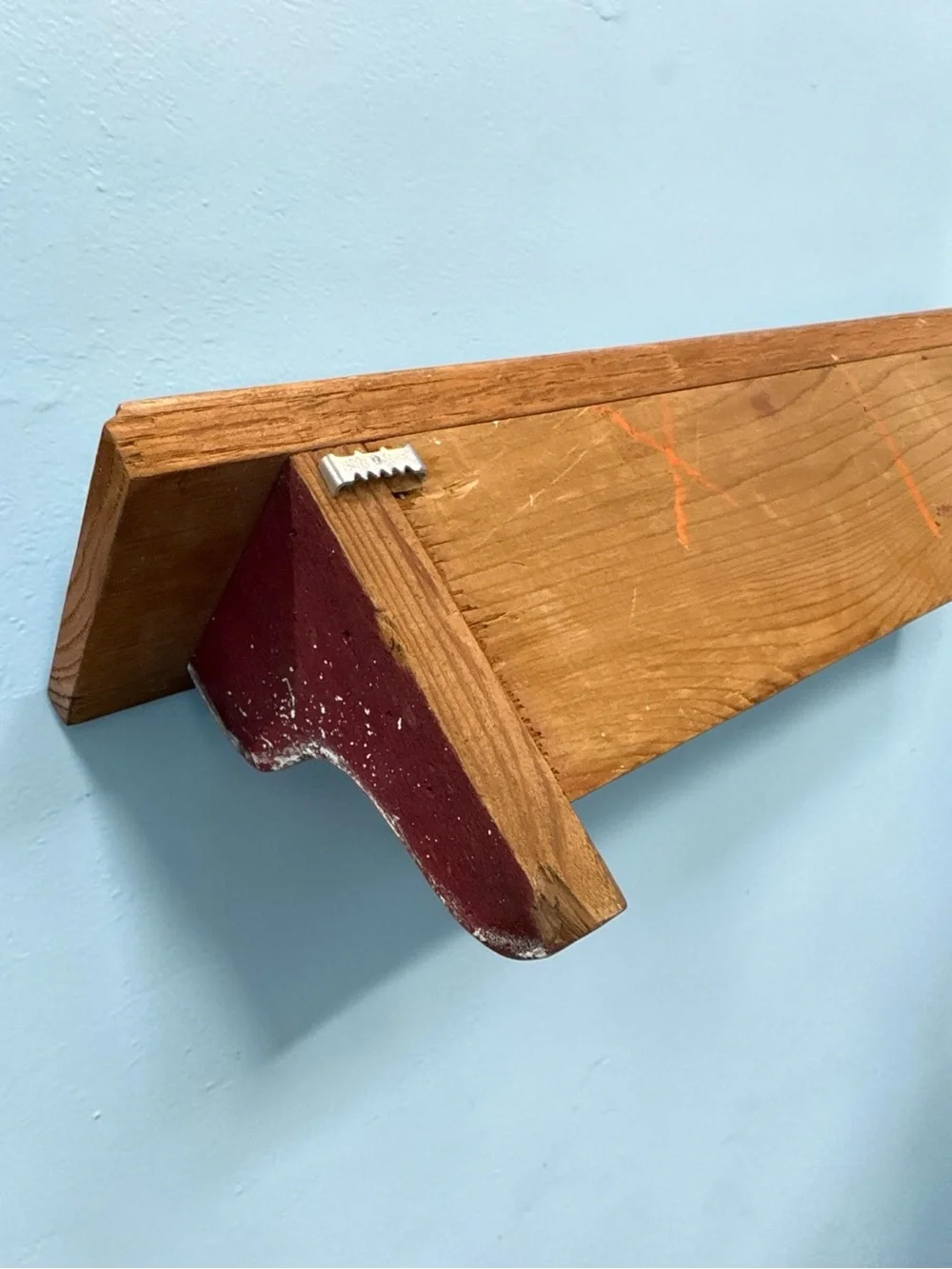 Handmade shelf measures