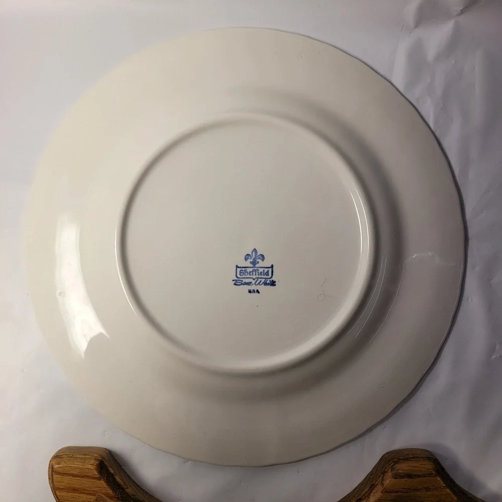 Northshore Wood Products Plate Holder Wall Shelf Oak with Currier & Ives Plate