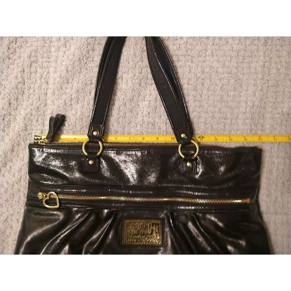 Coach Poppy Daisy Y2K Vintage Liquid Black Patent Leather Shoulder Bag Purse