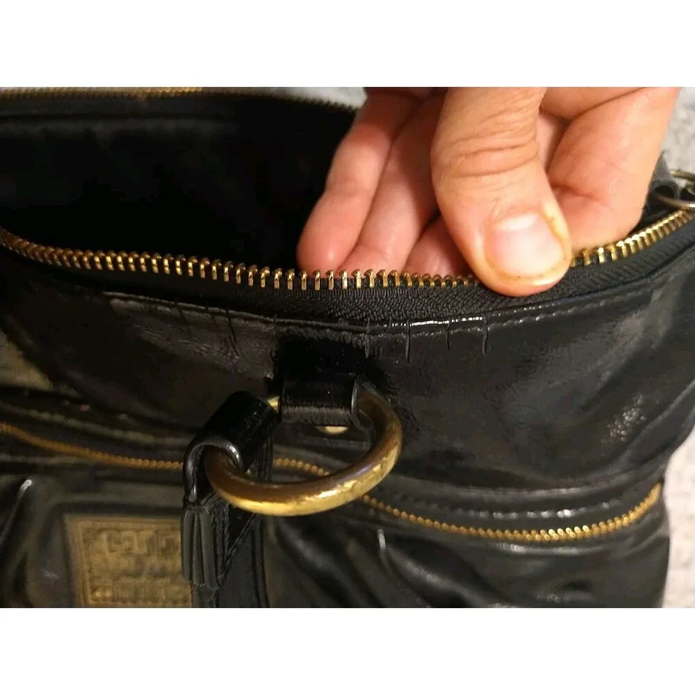 Coach Poppy Daisy Y2K Vintage Liquid Black Patent Leather Shoulder Bag Purse