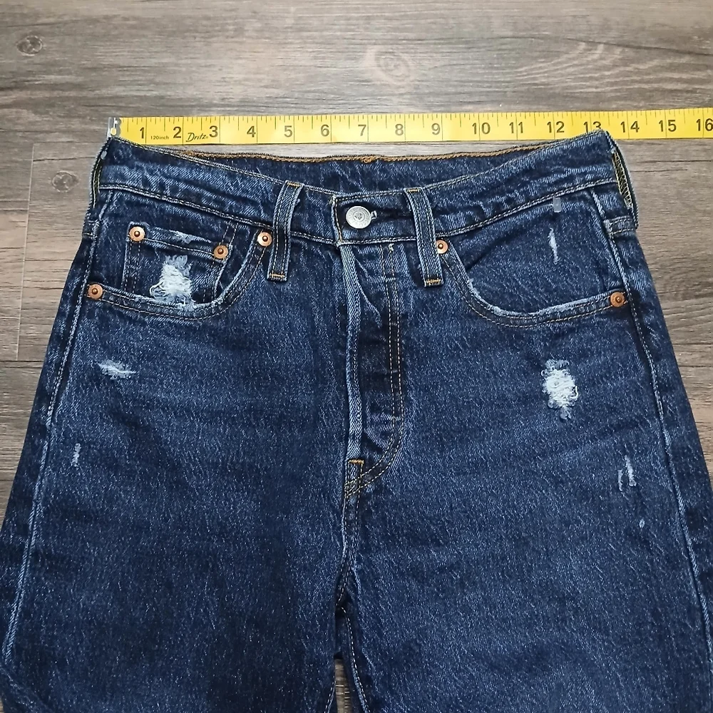 Levis chic levi