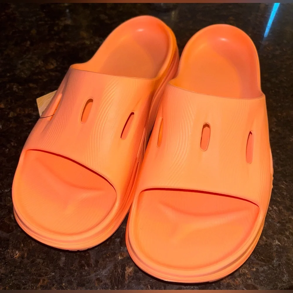 Hoka One One nwt hoka