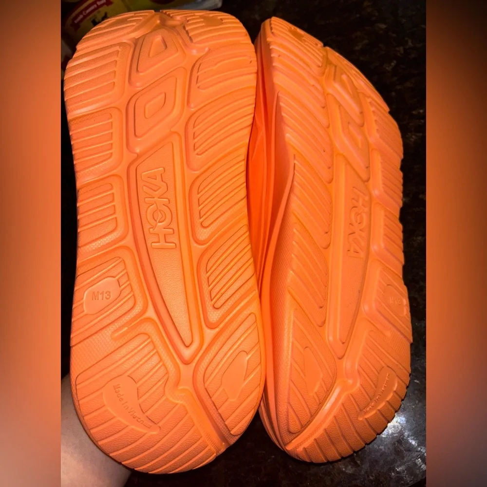 Hoka One One nwt hoka