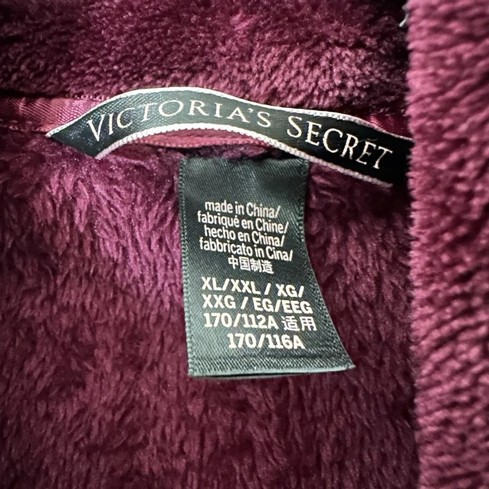 Victorias Secret Robe Plush Super Soft XL  Logo Imprint‎ Burgundy