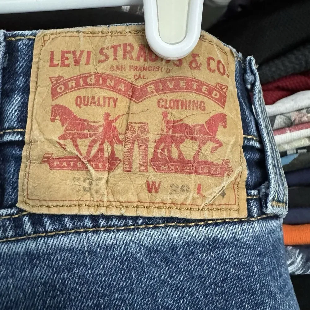 Levis levis 503