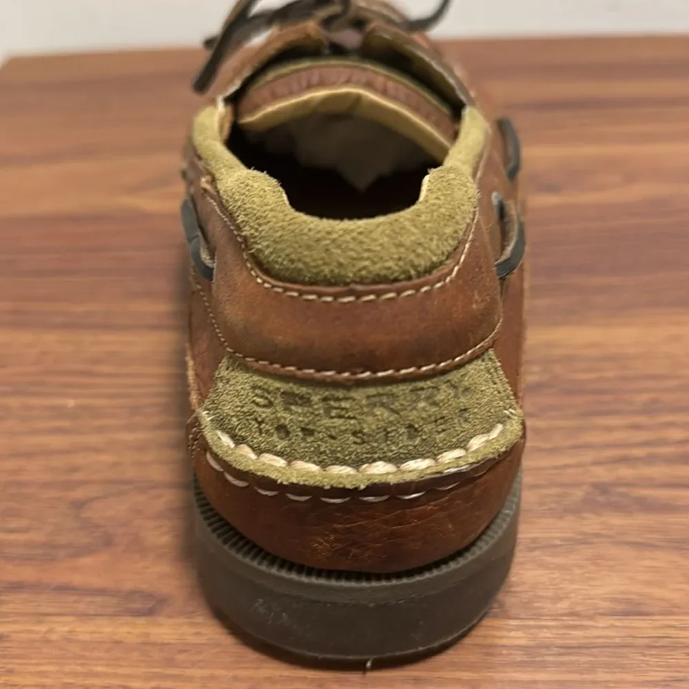 Sperry topsider features