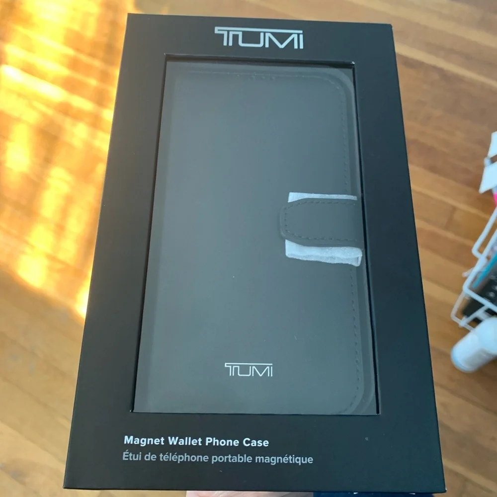 TUMI Folio wallet case iPhone 14Pro NEW! BLACK OR Limited edition 1 BROWN left!