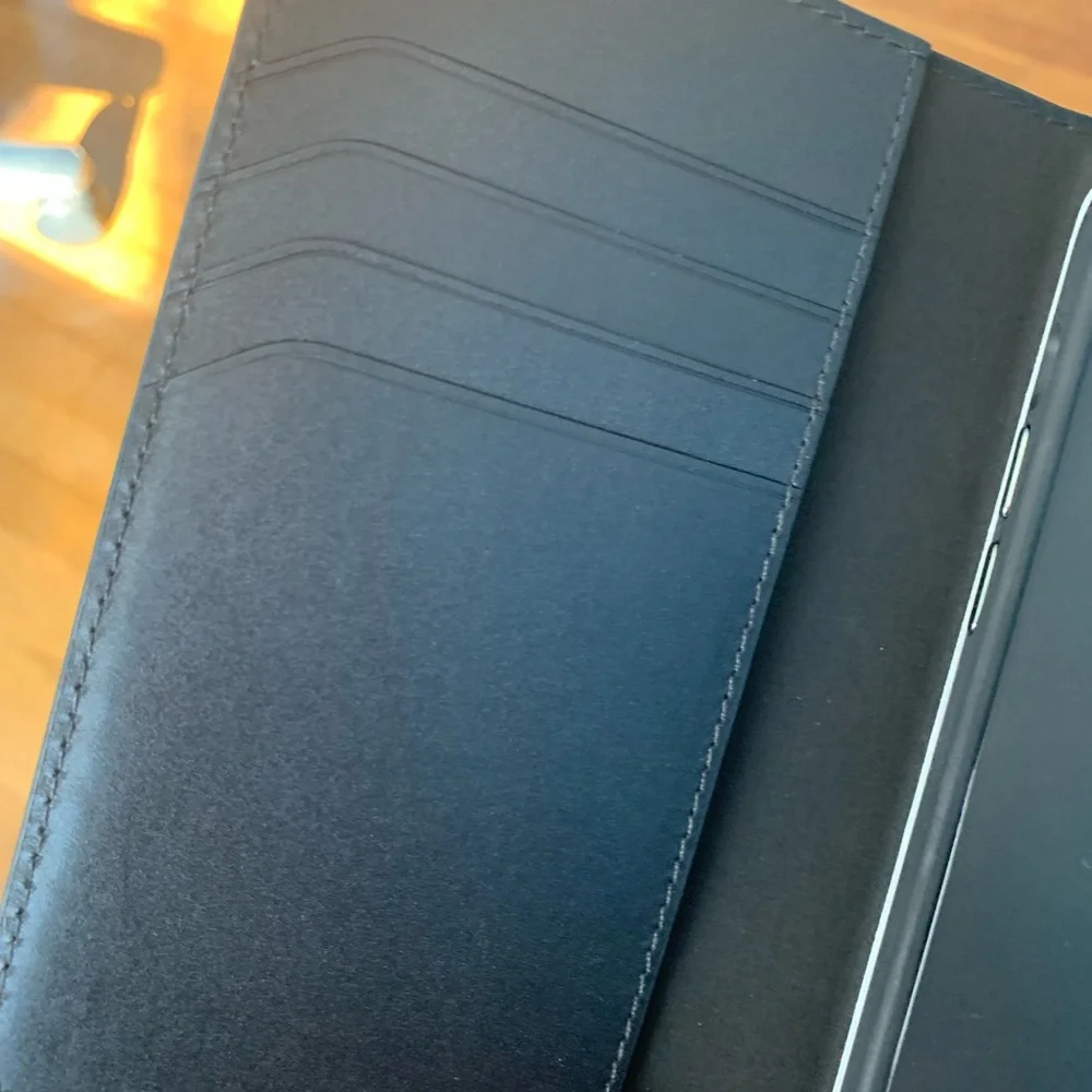 TUMI Folio wallet case iPhone 14Pro NEW! BLACK OR Limited edition 1 BROWN left!