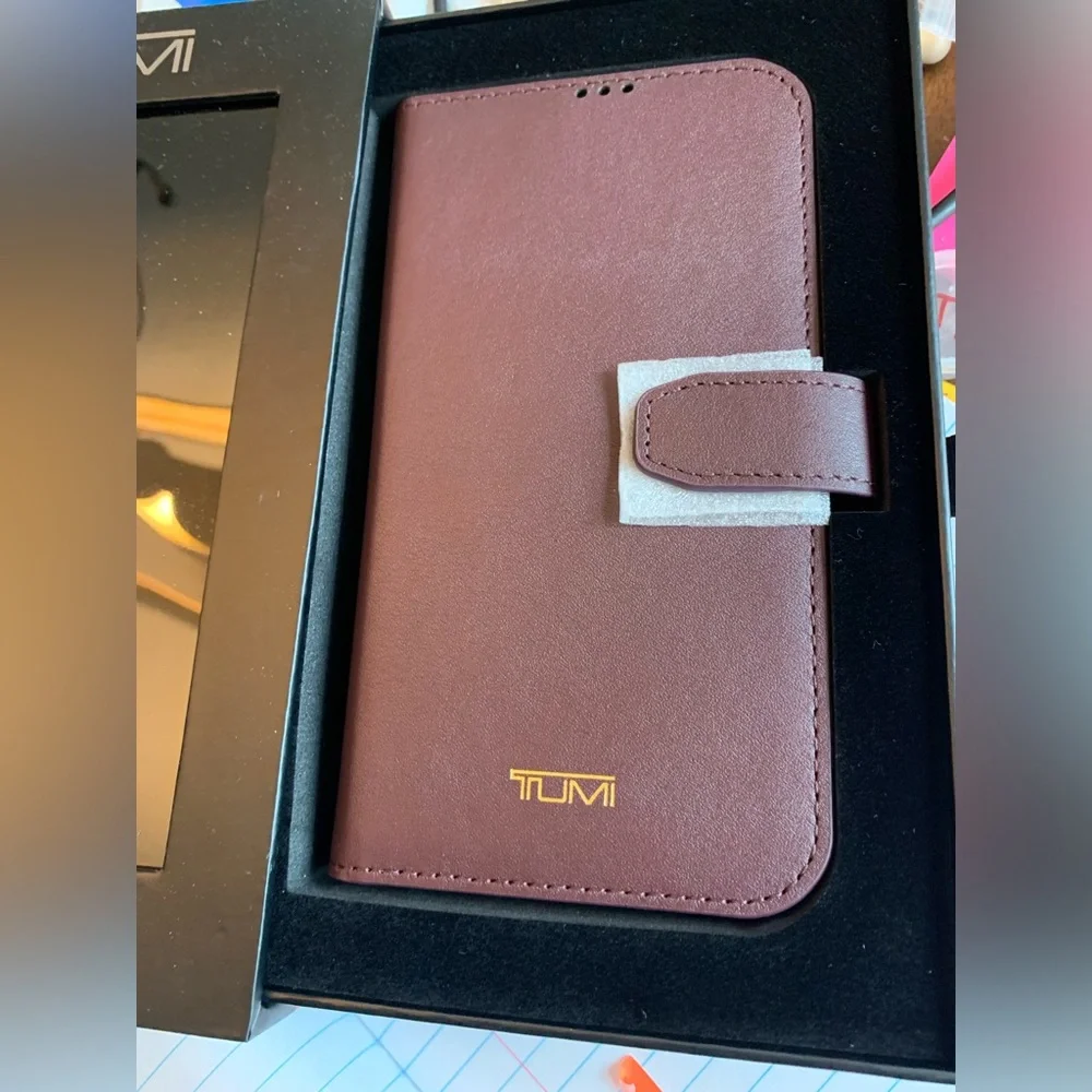 TUMI Folio wallet case iPhone 14Pro NEW! BLACK OR Limited edition 1 BROWN left!