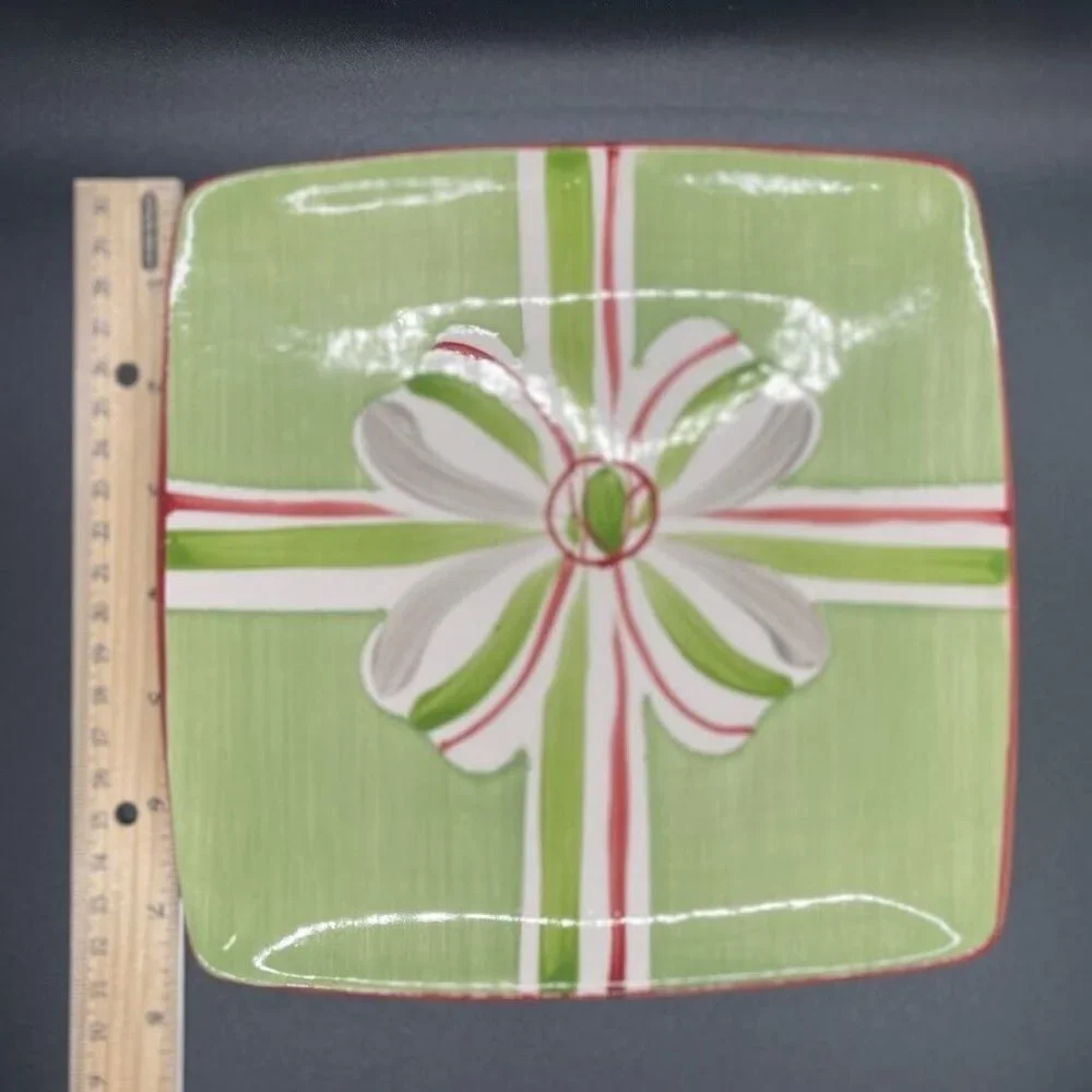 Canterbury Potteries Square Plate with‎ two mugs Green Red Bow Christmas set