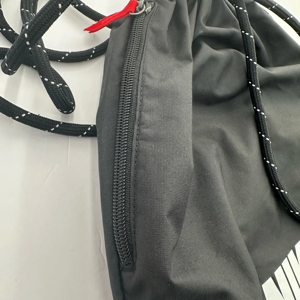 Nike compact drawstring