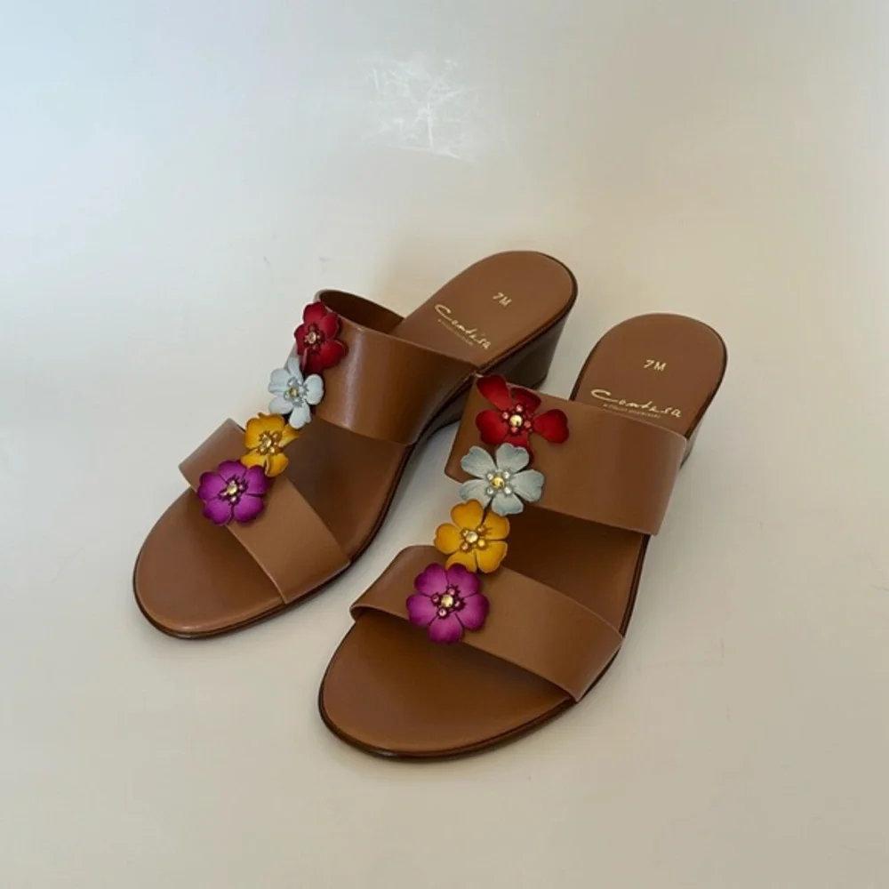 New Contesa taupe wedge summer slip on sandals with floral applique Sz 7M