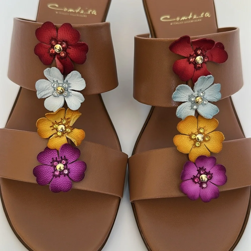 New Contesa taupe wedge summer slip on sandals with floral applique Sz 7M