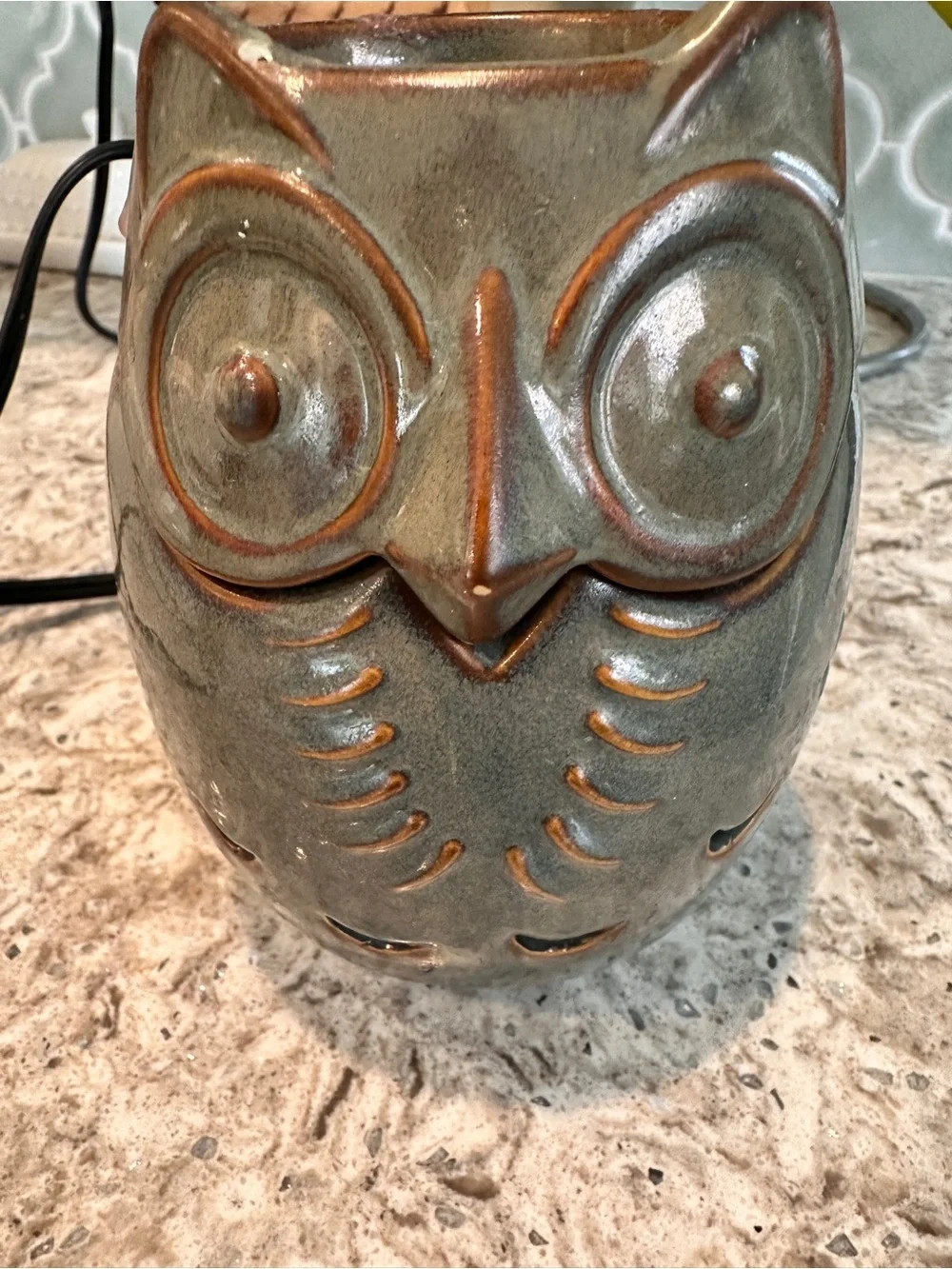 Partylite Ceramic Owl Wax Warmer in Green with Brown Accents