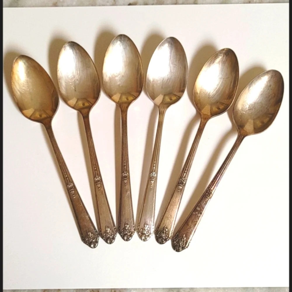 6 Tudor Plate Oneida Community Teaspoons