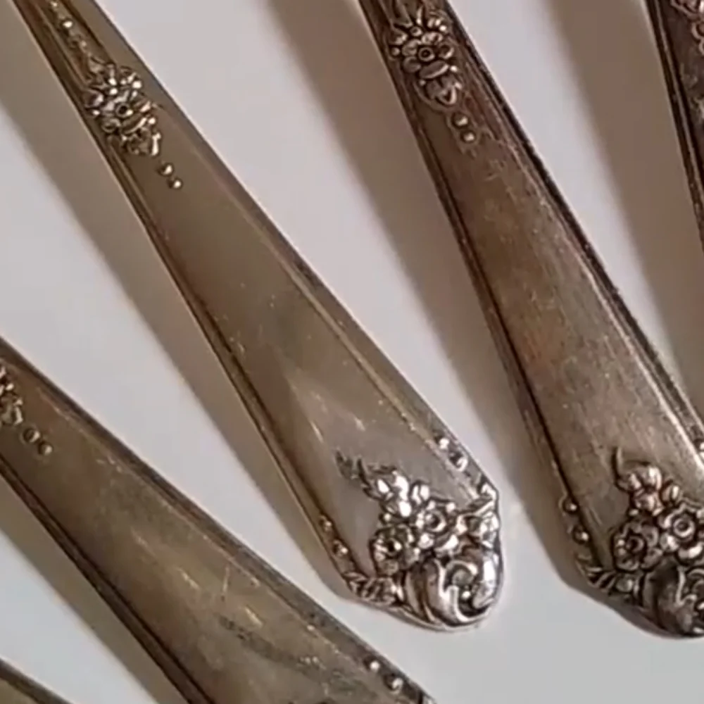 Oneida overall teaspoons