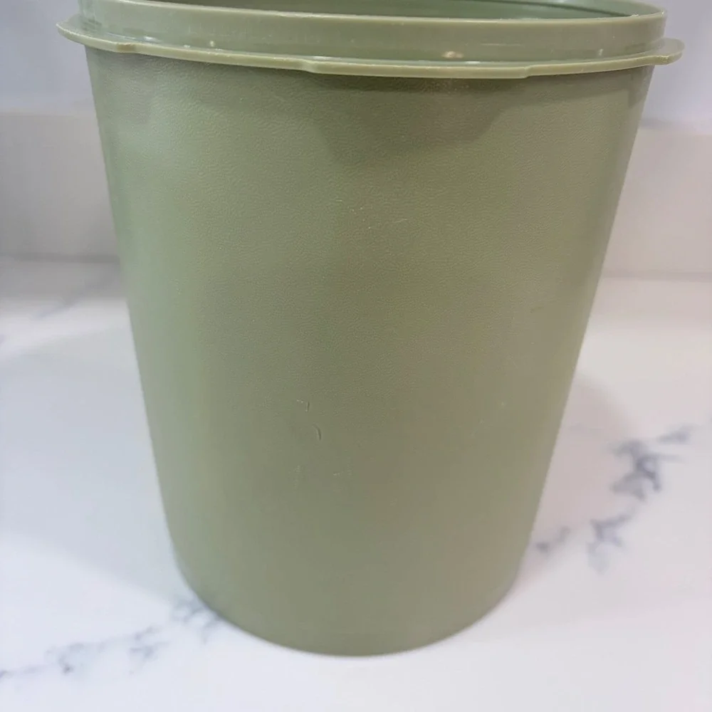 Tupperware vintage servalier