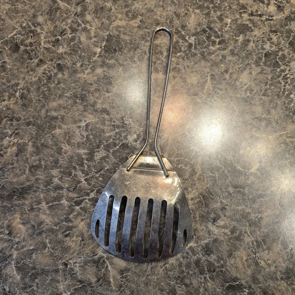 The Unbranded Brand slotted spatula