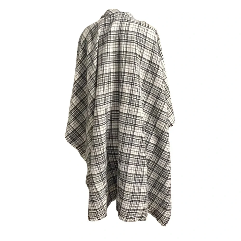 Old Navy Plaid Wrap Scarf One Size White Black